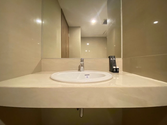 スペーシャス アンド モダン スタジオ ルーム アット ガレリ チウンブルイット 3 ニア ウンパル