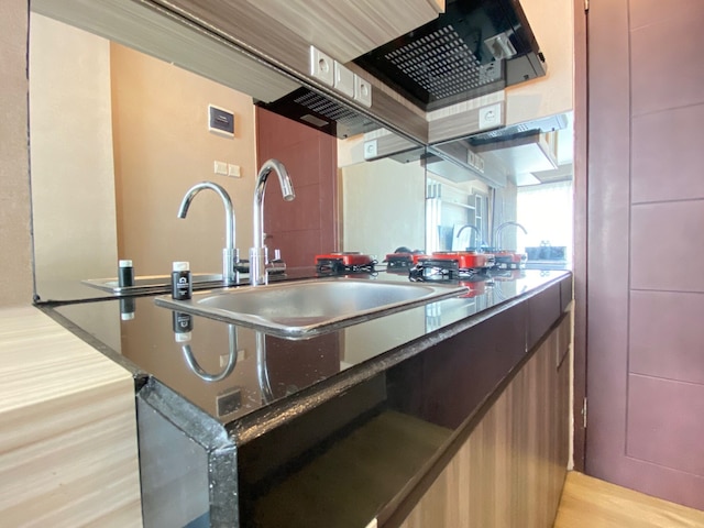 モダン アンド コージー スタジオ ルーム アット ゲートウェイ パスツール アパートメント