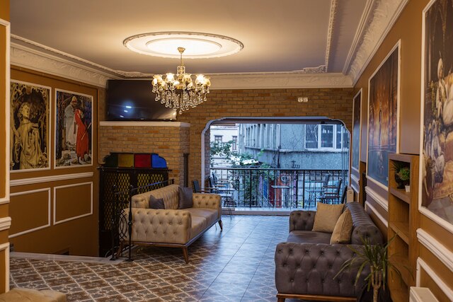 グランド バルヤン ホテル & レストラン