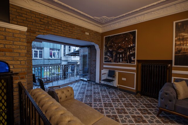 グランド バルヤン ホテル & レストラン