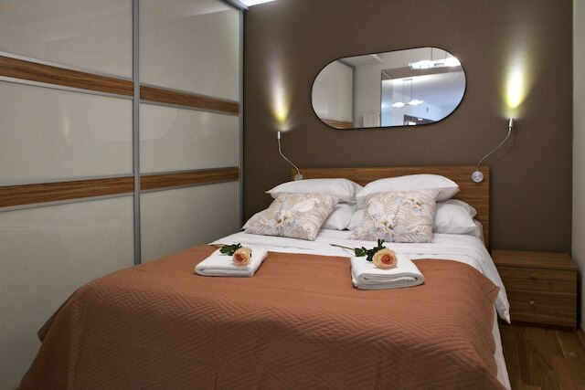 P&O アパートメンツ ノビィ シフィアト II