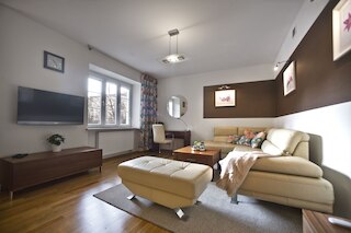 P&O アパートメンツ ノビィ シフィアト II