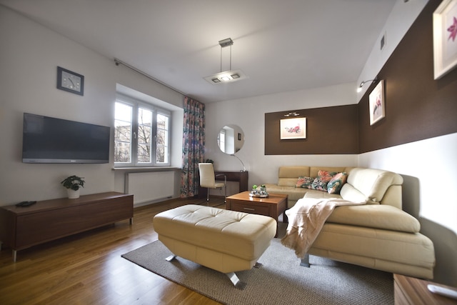 P&O アパートメンツ ノビィ シフィアト II