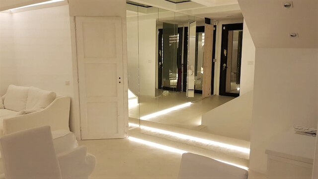 ローマの最もエレガントなエリアに広がる2階建てのデザイナー物件