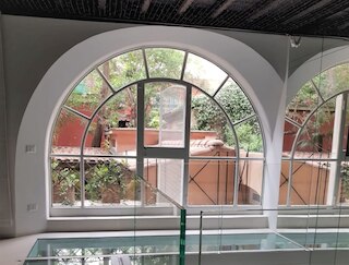 ローマの最もエレガントなエリアに広がる2階建てのデザイナー物件