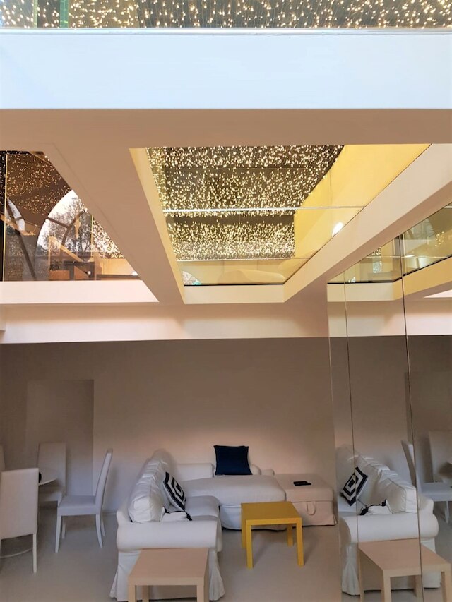 ローマの最もエレガントなエリアに広がる2階建てのデザイナー物件