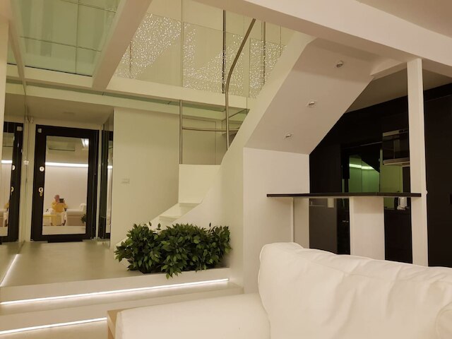 ローマの最もエレガントなエリアに広がる2階建てのデザイナー物件