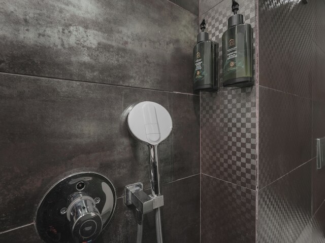 ア ホテル ディクソン, ステイ フロム 9PM トゥ 8AM