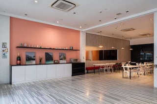 ア ホテル ディクソン, ステイ フロム 9PM トゥ 8AM