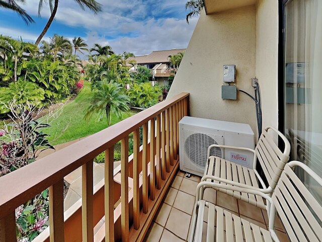 マウイ カマオレ バイ Vトリップス