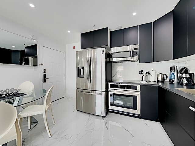 2 ルーム セレブレーション ディズニー プールサイド スパ  ゴルフ コンド