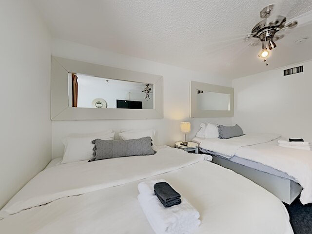 2 ルーム セレブレーション ディズニー プールサイド スパ  ゴルフ コンド