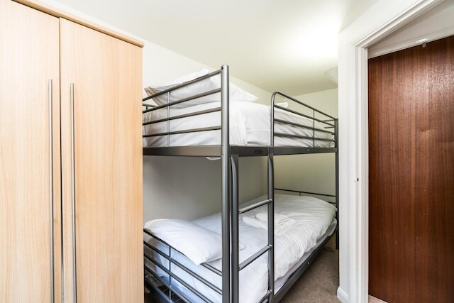 パディントンにある風変わりで居心地の良い2BDメウスフラット