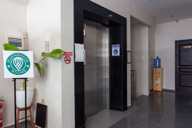 ブエンビヤヘ ルームズ F レジデンシズ ニア エドサ