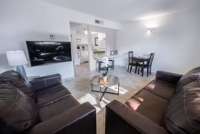 213 フルリーファニッシュド 1BR スイート-アウトドアプール! バイ レッドオーニング