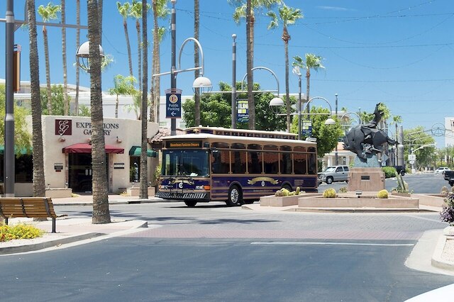 213 フルリーファニッシュド 1BR スイート-アウトドアプール! バイ レッドオーニング