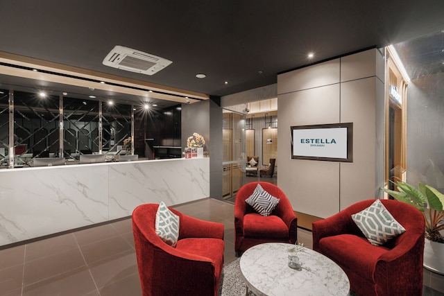 エステラ エカマイ