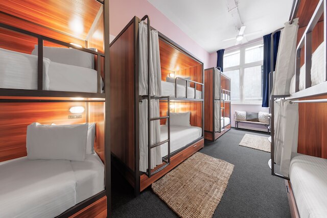 バウンス メルボルン - フォーマリー ローマー メルボルン