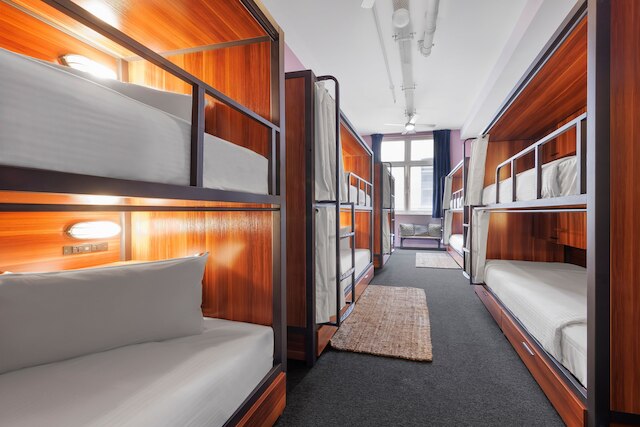 バウンス メルボルン - フォーマリー ローマー メルボルン