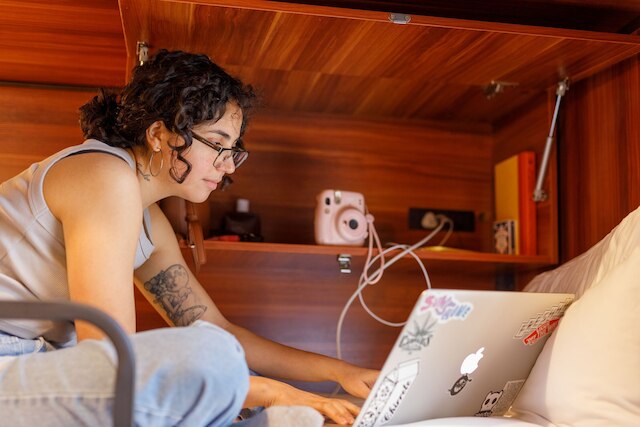 バウンス メルボルン - フォーマリー ローマー メルボルン