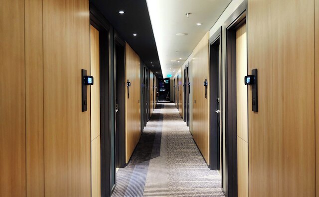 イビス スラバヤ ティダー