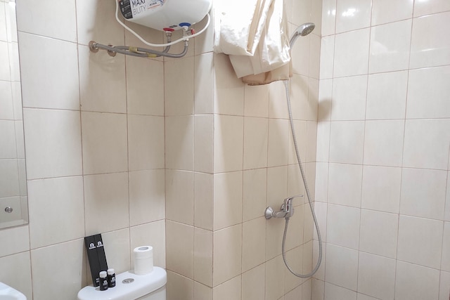 コンフォート スタジオ アット ヴィダ ビュー マカサル アパートメント