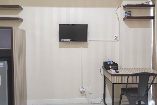 コンフォート スタジオ アット ヴィダ ビュー マカサル アパートメント