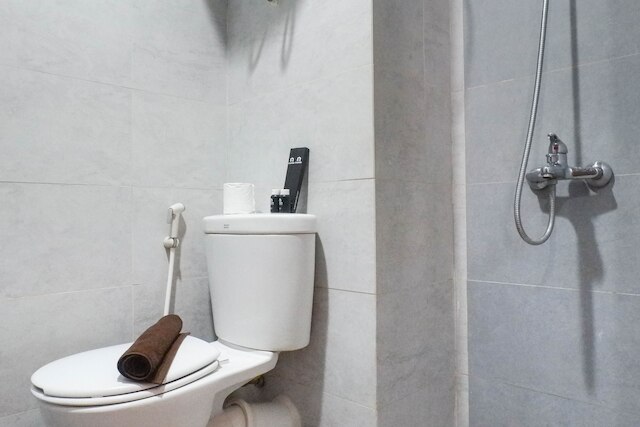 シック アンド コージー スタジオ アパートメント アット タマン メラティ スラバヤ