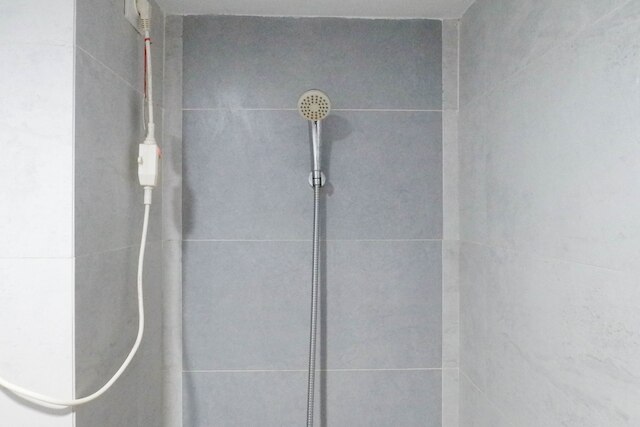 シック アンド コージー スタジオ アパートメント アット タマン メラティ スラバヤ