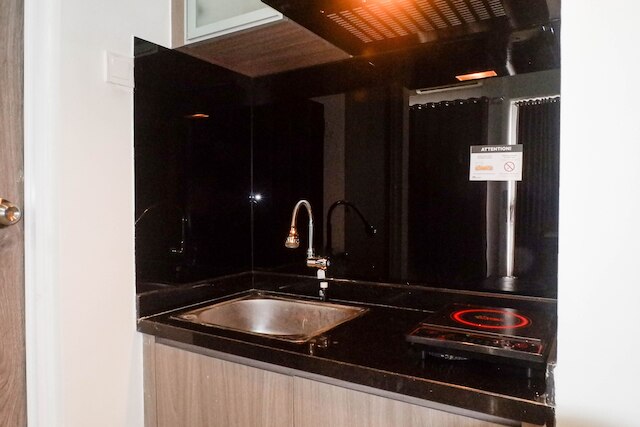 シック アンド コージー スタジオ アパートメント アット タマン メラティ スラバヤ