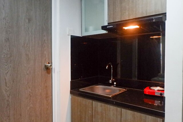 デライトフル ラグジュリアス スタジオ ルーム アット タマン メラティ スラバヤ アパートメント