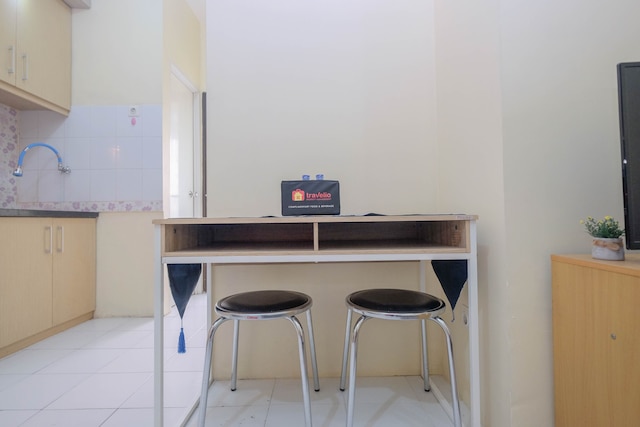 ナイス アンド コンフィー ベッBーム アパートメント アット MT ハリョノ レジデンス