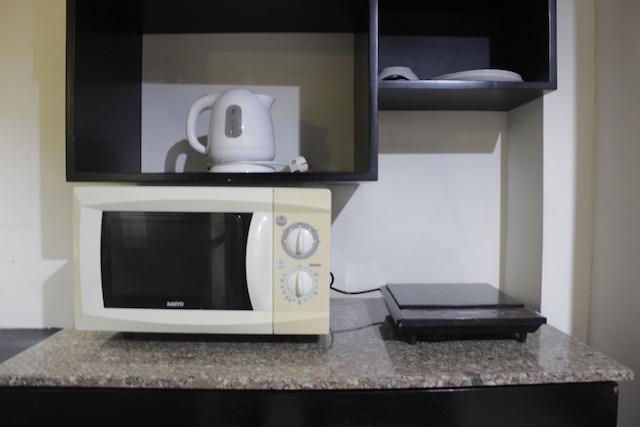 スペーシャス ベッドー ウィズ グレート ビュー アット マルベリャ スイーツ ダゴ