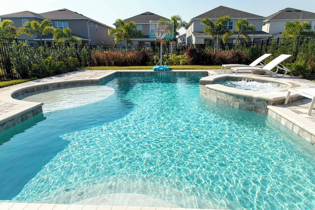 ファミリー エスケープ ウィズ プライベートプール & テーマルーム