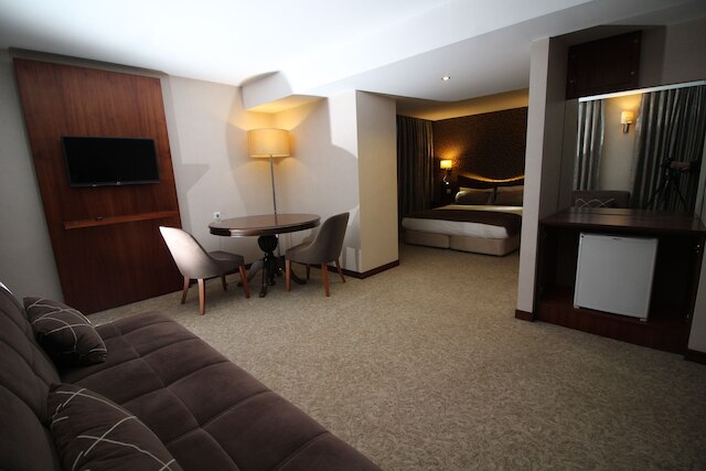 ヴァリ エルドガン コヌク エヴィ ヒティット オテル