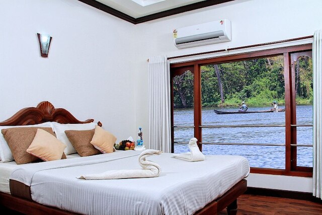 プライベート ハウスボート