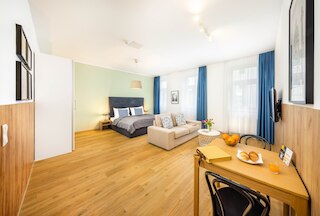 ジミーズ アパートメンツ XXL