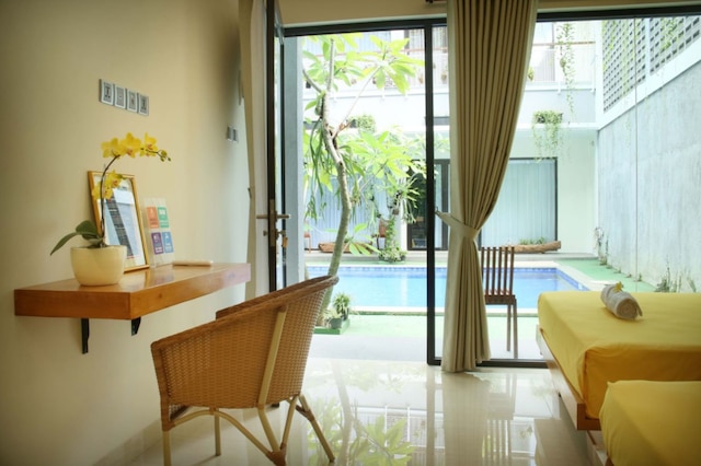 ロエマ・ケナリ