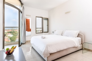 ヘルツリーヤ シーサイド チャーミング ホーム バイ シー エヌ レント