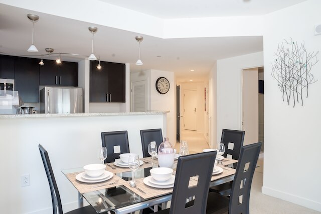 アーリントン 2br/2ba フル ファニッシュド アパートメント イン クリスタル シティ 2 ベッドルーム アパート by レッドオーニング