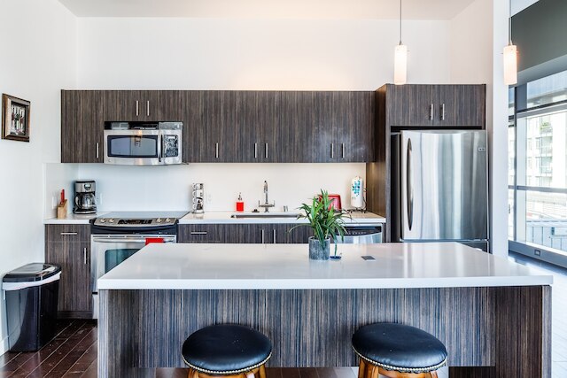 ハリウッドの1BR ファニッシュド アパートメント - ワーク オブ フェーム 1 ベッドルーム アパート by レッドオーニング