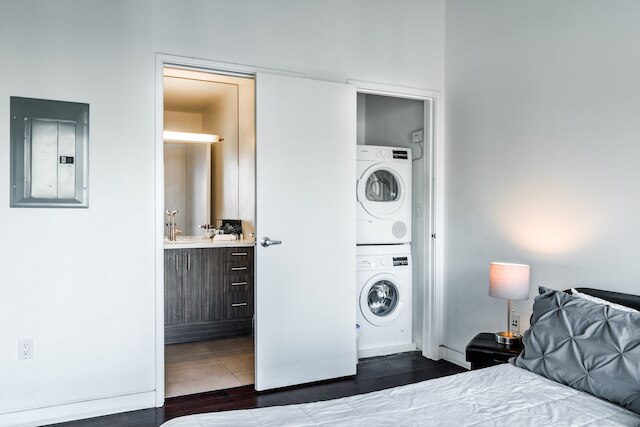 ハリウッドの1BR ファニッシュド アパートメント - ワーク オブ フェーム 1 ベッドルーム アパート by レッドオーニング