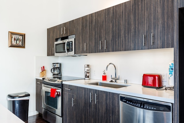 ハリウッドの1BR ファニッシュド アパートメント - ワーク オブ フェーム 1 ベッドルーム アパート by レッドオーニング