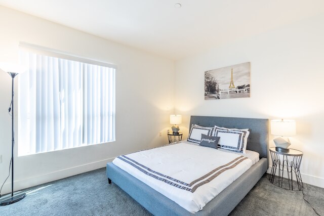 3ドルーム/3バー フリー ファーニッシュド アパートメント イン ハリウッド 3 ベッドルーム アパートメンツ バイ レッドオーニング