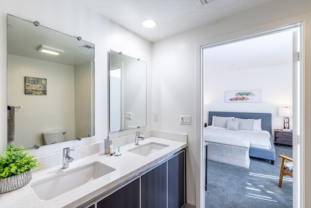 フリー ファーニッシュド 3 ベッドルーム アパートメント オン ポインセッティア プレイス 3 アパートメンツ バイ レッドオーニング