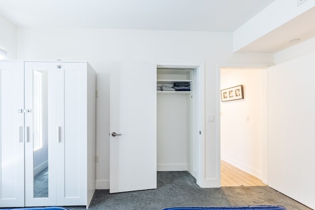 フリー ファーニッシュド 3Bルーム アパートメント オン ポインセッティア PL 3 ベッドルーム アパートメンツ バイ レッドオーニング