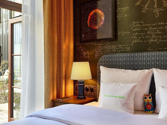 25 アワーズ ホテル インドレ バイ