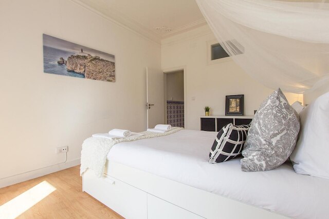 バイロ アルト スタイリッシュ バイ ホーミング