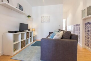 バイロ アルト スタイリッシュ バイ ホーミング