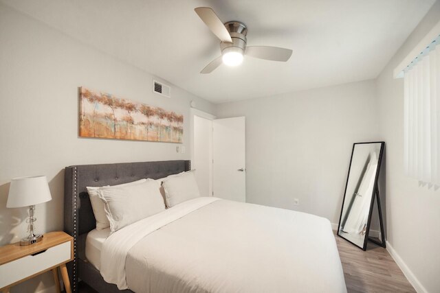 スタイリッシュ 1 ベッドルーム ニア UT ブレントウッド エボニフィ